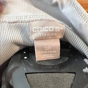 Chico's Zenergy light Jacket - Gray polyester